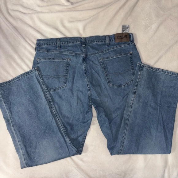 Levi's Sky Blue Relaxed Fit Men's Jeans - Picture 2 of 4